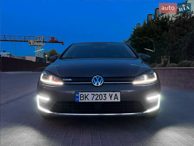 Сірий Фольксваген e-Golf, об'ємом двигуна 0 л та пробігом 202 тис. км за 13000 $, фото 3 на Automoto.ua