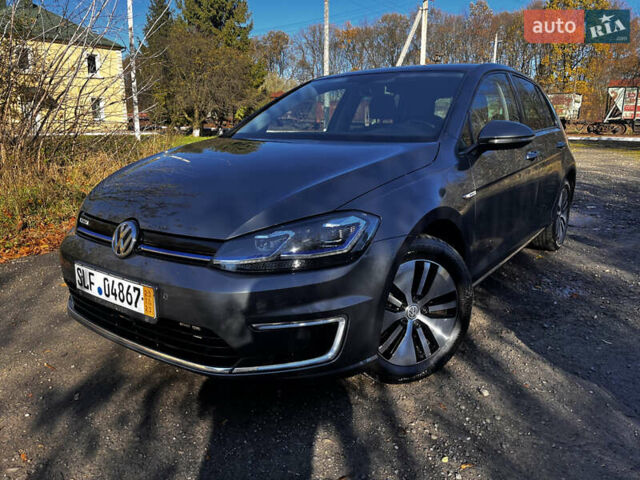Серый Фольксваген e-Golf, объемом двигателя 0 л и пробегом 127 тыс. км за 11950 $, фото 1 на Automoto.ua