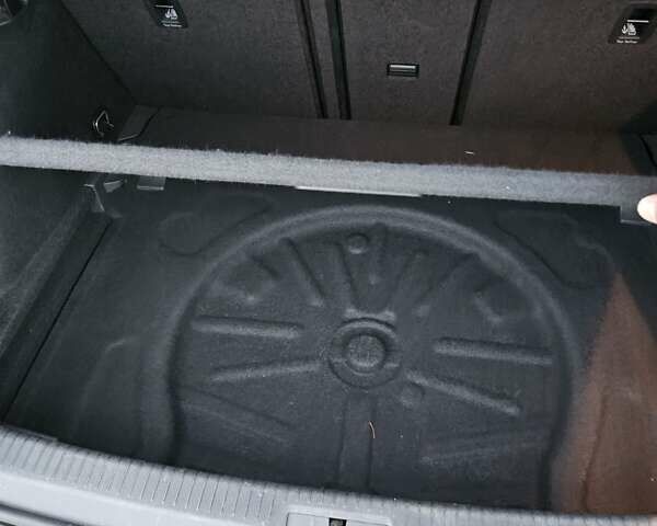 Сірий Фольксваген e-Golf, об'ємом двигуна 0 л та пробігом 97 тис. км за 15200 $, фото 31 на Automoto.ua