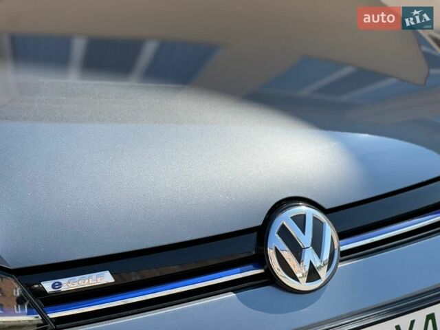 Серый Фольксваген e-Golf, объемом двигателя 0 л и пробегом 130 тыс. км за 13999 $, фото 22 на Automoto.ua