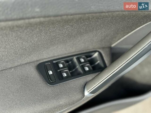 Серый Фольксваген e-Golf, объемом двигателя 0 л и пробегом 100 тыс. км за 12300 $, фото 34 на Automoto.ua