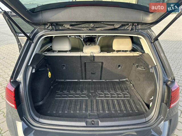 Серый Фольксваген e-Golf, объемом двигателя 0 л и пробегом 72 тыс. км за 14700 $, фото 10 на Automoto.ua