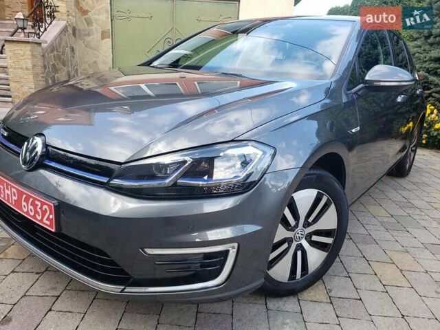 Серый Фольксваген e-Golf, объемом двигателя 0 л и пробегом 65 тыс. км за 13950 $, фото 2 на Automoto.ua