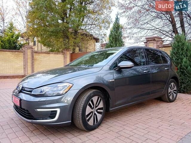 Серый Фольксваген e-Golf, объемом двигателя 0 л и пробегом 96 тыс. км за 11900 $, фото 4 на Automoto.ua