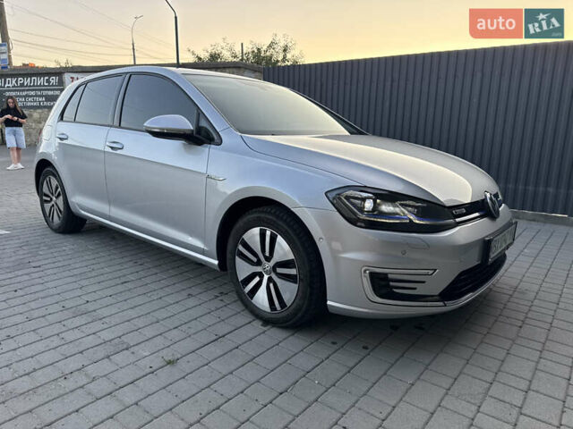 Серый Фольксваген e-Golf, объемом двигателя 0 л и пробегом 72 тыс. км за 13500 $, фото 1 на Automoto.ua