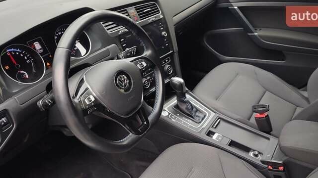 Серый Фольксваген e-Golf, объемом двигателя 0 л и пробегом 145 тыс. км за 12700 $, фото 5 на Automoto.ua
