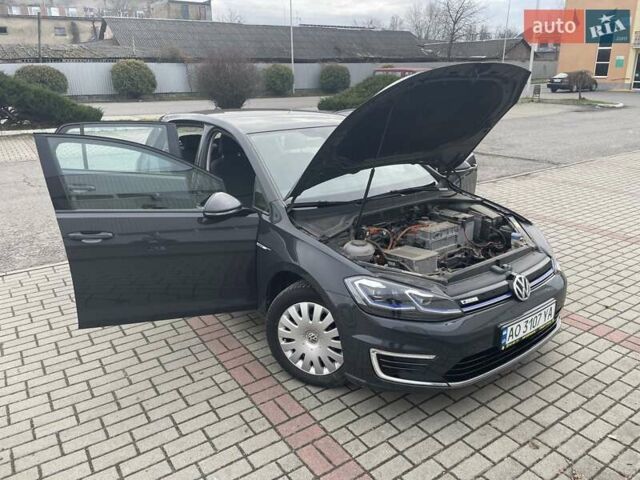 Серый Фольксваген e-Golf, объемом двигателя 0 л и пробегом 84 тыс. км за 15600 $, фото 28 на Automoto.ua
