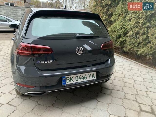 Серый Фольксваген e-Golf, объемом двигателя 0 л и пробегом 132 тыс. км за 14500 $, фото 2 на Automoto.ua