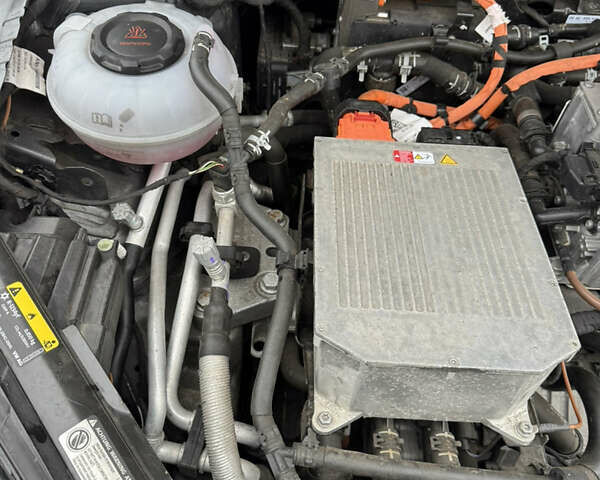 Серый Фольксваген e-Golf, объемом двигателя 0 л и пробегом 91 тыс. км за 15099 $, фото 118 на Automoto.ua