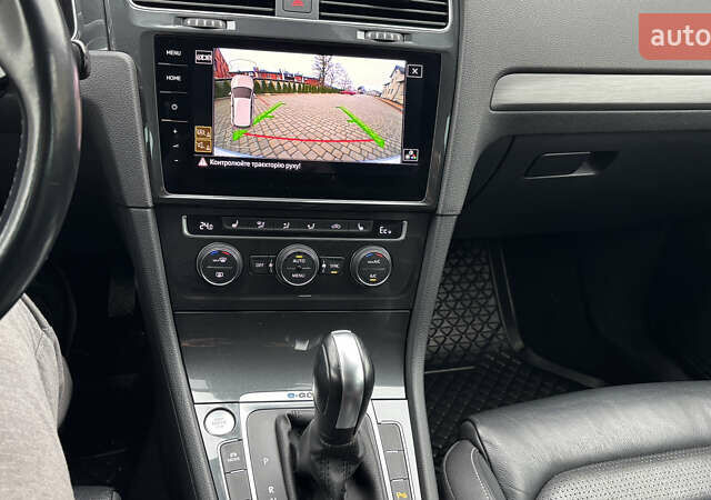 Серый Фольксваген e-Golf, объемом двигателя 0 л и пробегом 127 тыс. км за 14200 $, фото 12 на Automoto.ua