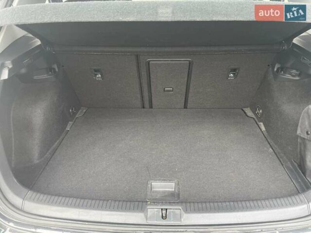 Серый Фольксваген e-Golf, объемом двигателя 0 л и пробегом 84 тыс. км за 15600 $, фото 37 на Automoto.ua