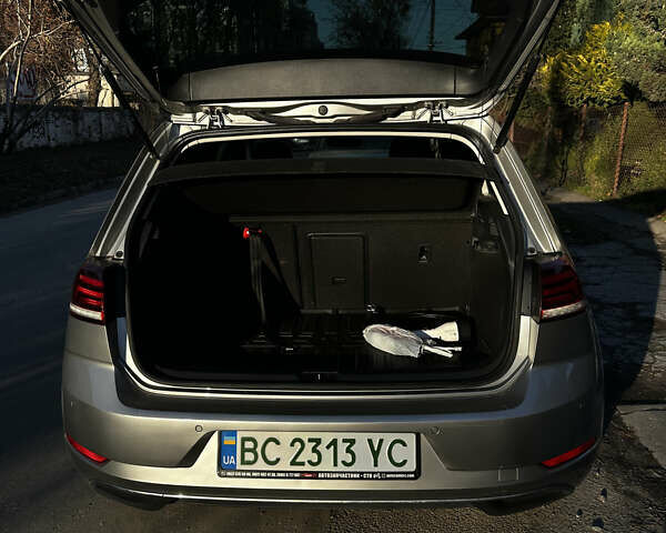 Серый Фольксваген e-Golf, объемом двигателя 0 л и пробегом 63 тыс. км за 14900 $, фото 5 на Automoto.ua