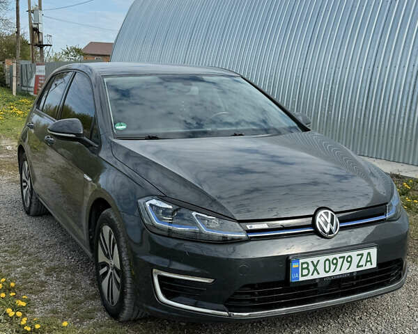 Серый Фольксваген e-Golf, объемом двигателя 0 л и пробегом 79 тыс. км за 12500 $, фото 3 на Automoto.ua
