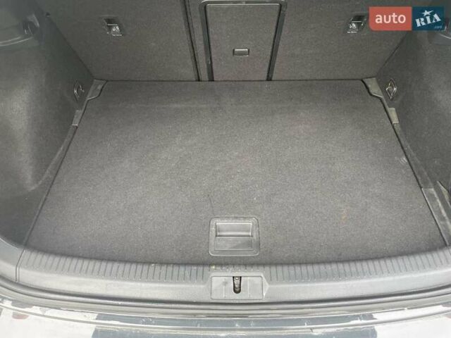 Серый Фольксваген e-Golf, объемом двигателя 0 л и пробегом 84 тыс. км за 15600 $, фото 34 на Automoto.ua