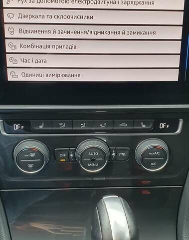 Серый Фольксваген e-Golf, объемом двигателя 0 л и пробегом 47 тыс. км за 18500 $, фото 48 на Automoto.ua