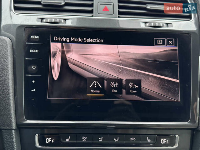 Серый Фольксваген e-Golf, объемом двигателя 0 л и пробегом 91 тыс. км за 15099 $, фото 65 на Automoto.ua