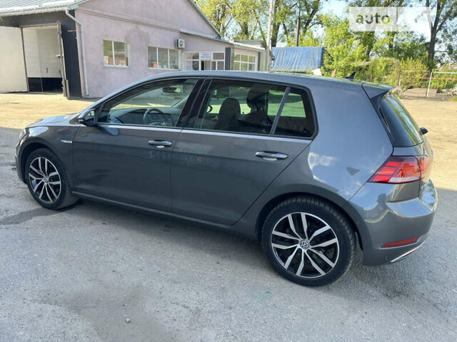 Серый Фольксваген e-Golf, объемом двигателя 0 л и пробегом 61 тыс. км за 15200 $, фото 18 на Automoto.ua