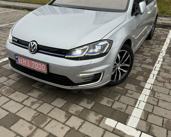 Серый Фольксваген e-Golf, объемом двигателя 0 л и пробегом 91 тыс. км за 15099 $, фото 28 на Automoto.ua