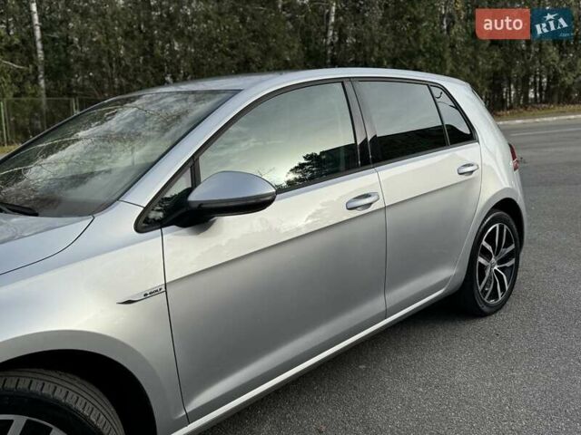 Серый Фольксваген e-Golf, объемом двигателя 0 л и пробегом 100 тыс. км за 12300 $, фото 12 на Automoto.ua