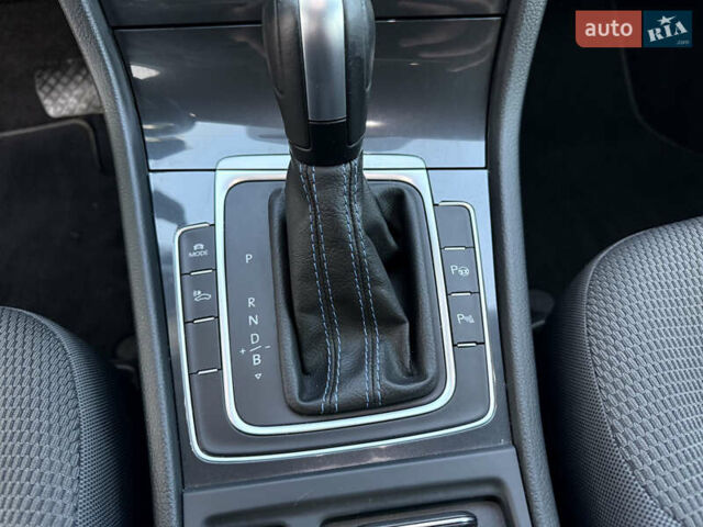 Сірий Фольксваген e-Golf, об'ємом двигуна 0 л та пробігом 74 тис. км за 13000 $, фото 11 на Automoto.ua