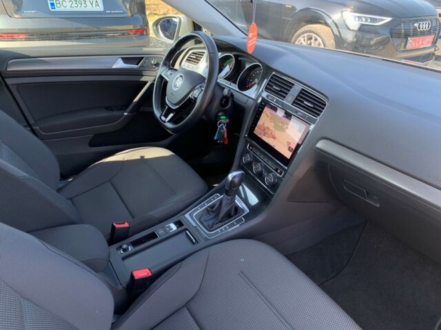 Серый Фольксваген e-Golf, объемом двигателя 0 л и пробегом 9 тыс. км за 16700 $, фото 55 на Automoto.ua