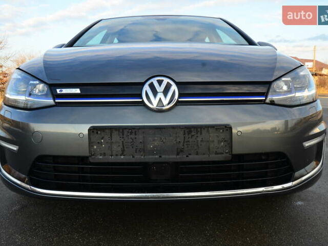 Серый Фольксваген e-Golf, объемом двигателя 0 л и пробегом 91 тыс. км за 13250 $, фото 8 на Automoto.ua