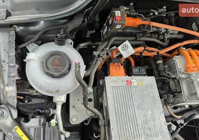 Сірий Фольксваген e-Golf, об'ємом двигуна 0 л та пробігом 81 тис. км за 15600 $, фото 7 на Automoto.ua