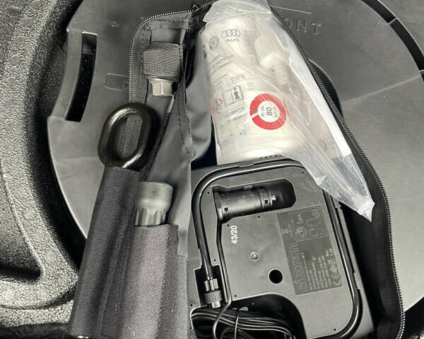 Сірий Фольксваген e-Golf, об'ємом двигуна 0 л та пробігом 40 тис. км за 16500 $, фото 55 на Automoto.ua