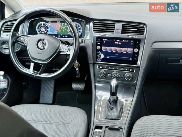 Фольксваген e-Golf 2020 в Кропивницком (Кировограде) на Automoto.ua Серый Фольксваген e-Golf, объемом двигателя 0 л и пробегом 125 тыс. км за 14550 $, фото 35 на Automoto.ua