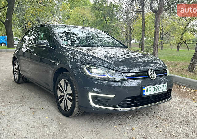 Серый Фольксваген e-Golf, объемом двигателя 0 л и пробегом 59 тыс. км за 15400 $, фото 2 на Automoto.ua