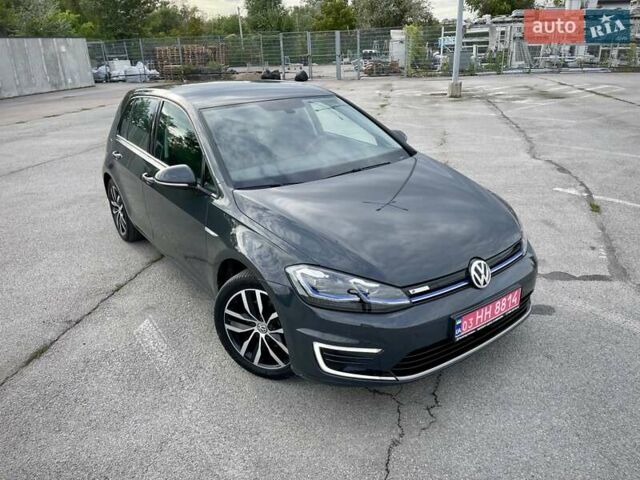Серый Фольксваген e-Golf, объемом двигателя 0 л и пробегом 103 тыс. км за 13300 $, фото 5 на Automoto.ua