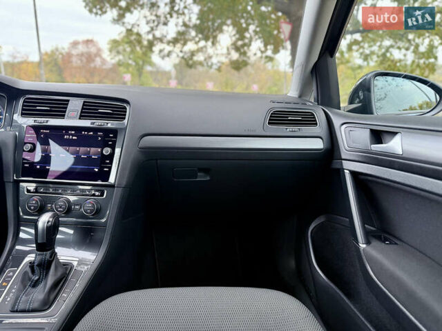 Фольксваген e-Golf 2020 в Кропивницком (Кировограде) на Automoto.ua Серый Фольксваген e-Golf, объемом двигателя 0 л и пробегом 125 тыс. км за 14550 $, фото 41 на Automoto.ua