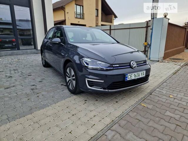 Серый Фольксваген e-Golf, объемом двигателя 0 л и пробегом 33 тыс. км за 15200 $, фото 2 на Automoto.ua