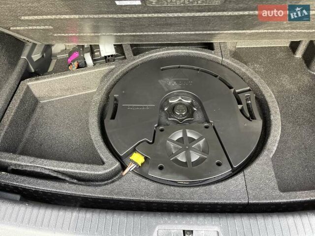 Серый Фольксваген e-Golf, объемом двигателя 0 л и пробегом 103 тыс. км за 13300 $, фото 21 на Automoto.ua