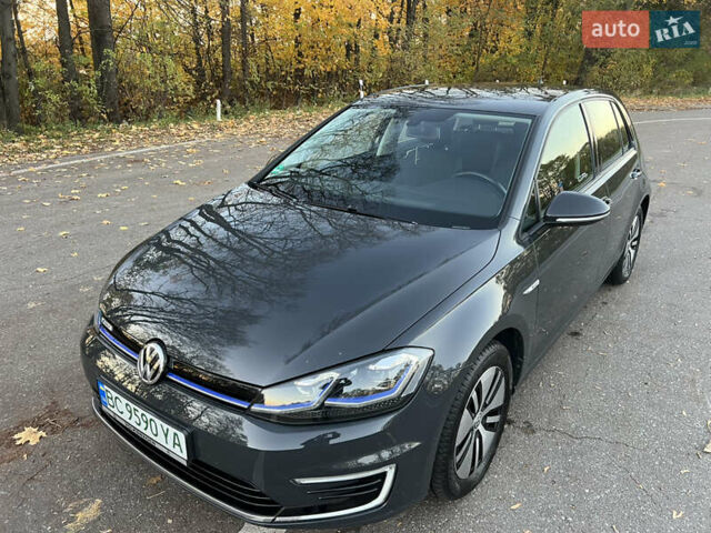 Серый Фольксваген e-Golf, объемом двигателя 0 л и пробегом 69 тыс. км за 12950 $, фото 9 на Automoto.ua