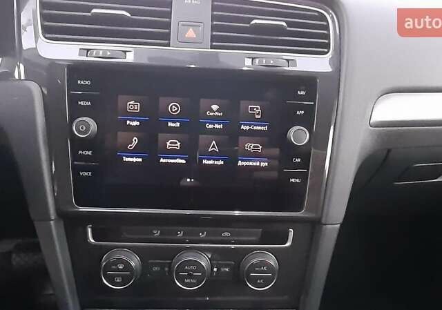 Серый Фольксваген e-Golf, объемом двигателя 0 л и пробегом 140 тыс. км за 12300 $, фото 18 на Automoto.ua