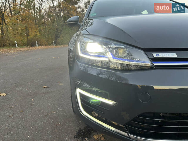 Серый Фольксваген e-Golf, объемом двигателя 0 л и пробегом 69 тыс. км за 12950 $, фото 42 на Automoto.ua
