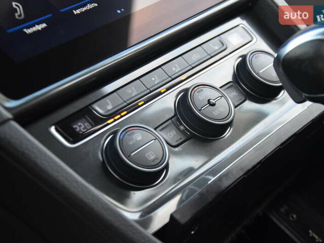 Серый Фольксваген e-Golf, объемом двигателя 0 л и пробегом 91 тыс. км за 13250 $, фото 41 на Automoto.ua