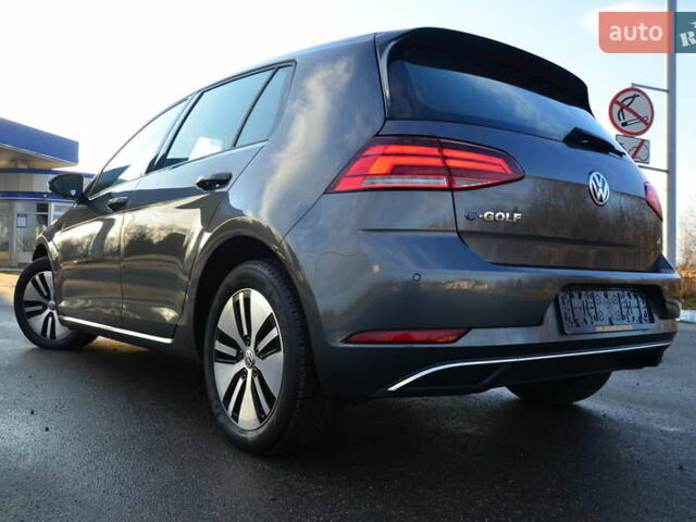 Серый Фольксваген e-Golf, объемом двигателя 0 л и пробегом 91 тыс. км за 13250 $, фото 27 на Automoto.ua