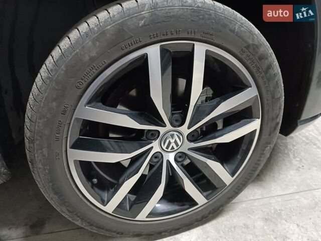 Серый Фольксваген e-Golf, объемом двигателя 0 л и пробегом 40 тыс. км за 15800 $, фото 11 на Automoto.ua