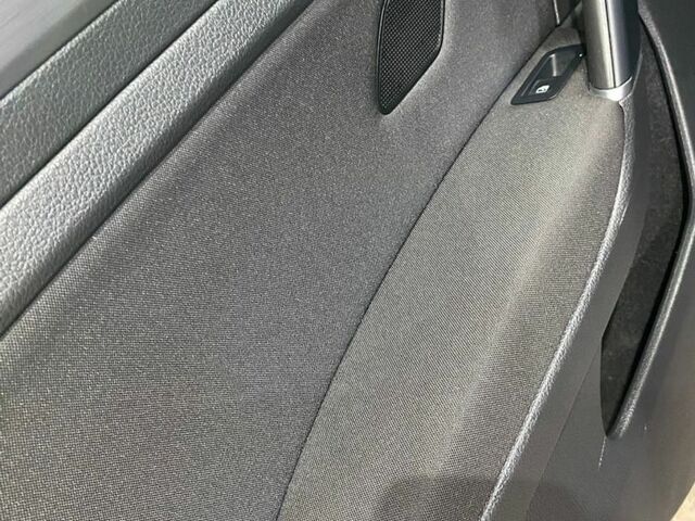 Сірий Фольксваген e-Golf, об'ємом двигуна 0 л та пробігом 62 тис. км за 15700 $, фото 23 на Automoto.ua