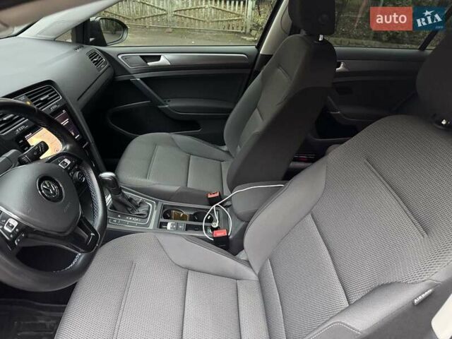 Серый Фольксваген e-Golf, объемом двигателя 0 л и пробегом 40 тыс. км за 15300 $, фото 20 на Automoto.ua