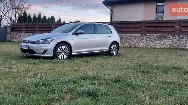 Серый Фольксваген e-Golf, объемом двигателя 0 л и пробегом 24 тыс. км за 16799 $, фото 27 на Automoto.ua
