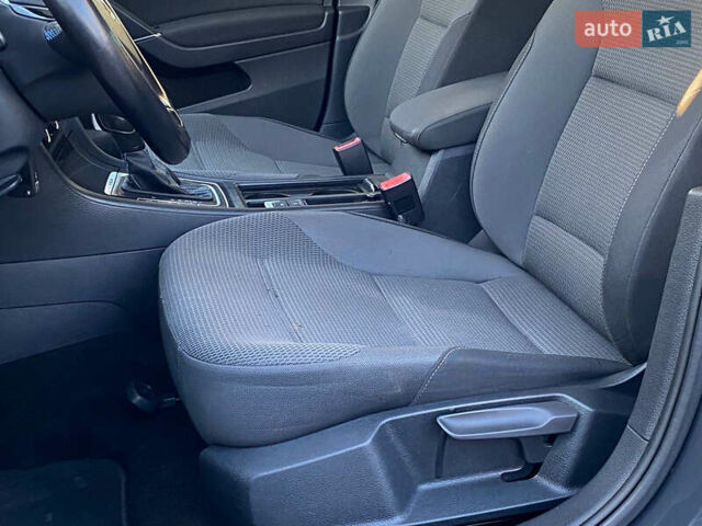 Серый Фольксваген e-Golf, объемом двигателя 0 л и пробегом 157 тыс. км за 12499 $, фото 47 на Automoto.ua