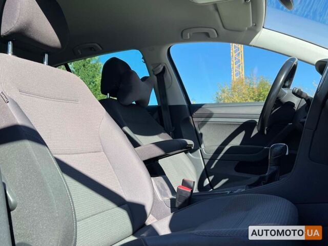 Серый Фольксваген e-Golf, объемом двигателя 36 л и пробегом 106 тыс. км за 15700 $, фото 7 на Automoto.ua