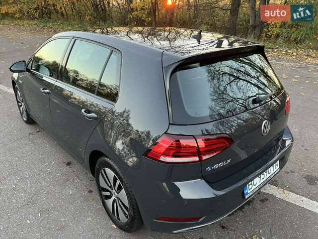 Серый Фольксваген e-Golf, объемом двигателя 0 л и пробегом 69 тыс. км за 12950 $, фото 10 на Automoto.ua