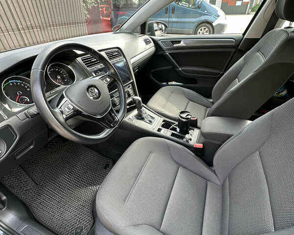 Сірий Фольксваген e-Golf, об'ємом двигуна 0 л та пробігом 50 тис. км за 14700 $, фото 10 на Automoto.ua