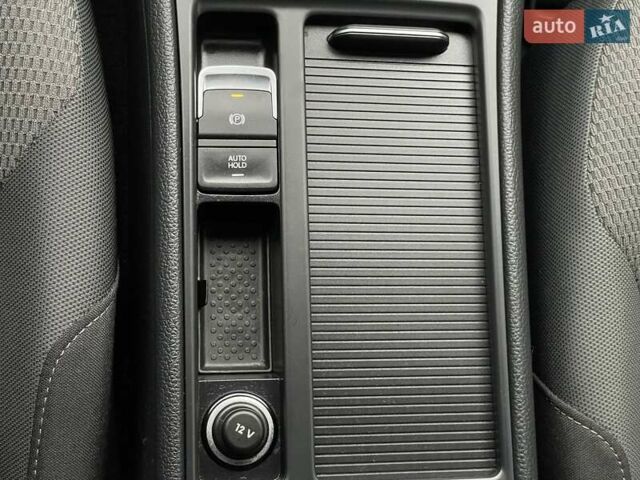 Серый Фольксваген e-Golf, объемом двигателя 0 л и пробегом 108 тыс. км за 13499 $, фото 45 на Automoto.ua