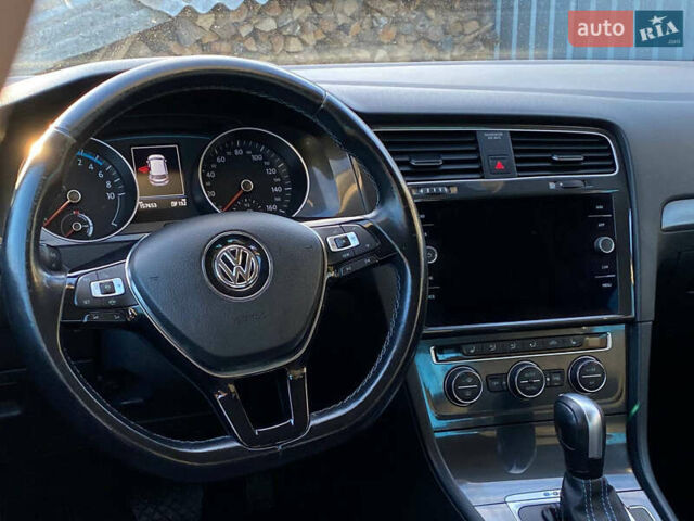 Серый Фольксваген e-Golf, объемом двигателя 0 л и пробегом 157 тыс. км за 12499 $, фото 42 на Automoto.ua