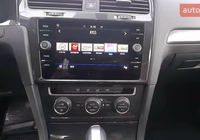 Серый Фольксваген e-Golf, объемом двигателя 0 л и пробегом 140 тыс. км за 12300 $, фото 17 на Automoto.ua